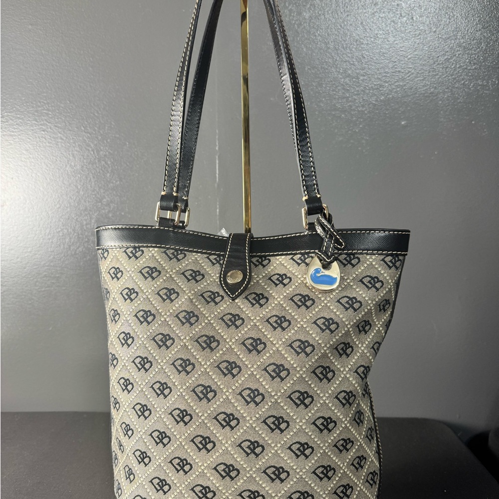 Dooney and Burke Black and Grey Bucket Bag EUC WITH Blue Duck Medallion Hangtag